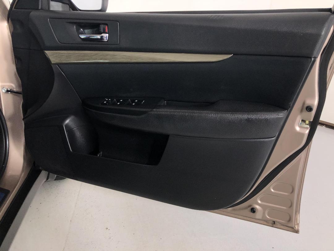 Photo '15' of Subaru Outback