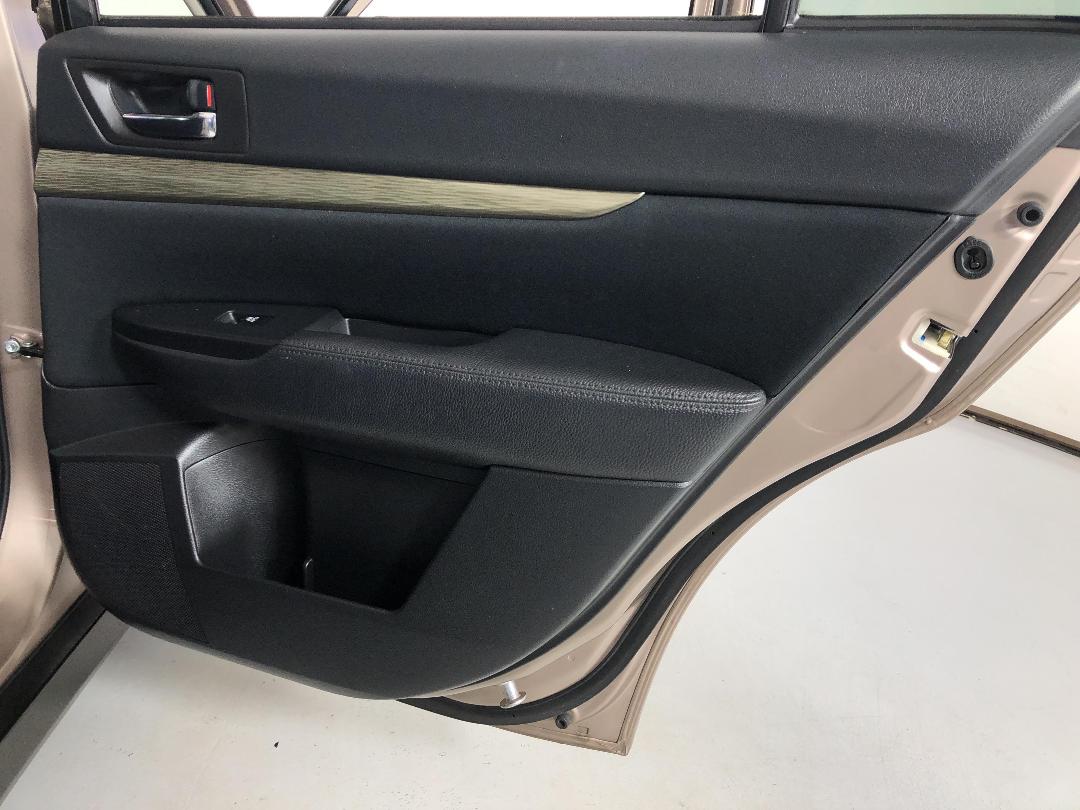 Photo '19' of Subaru Outback