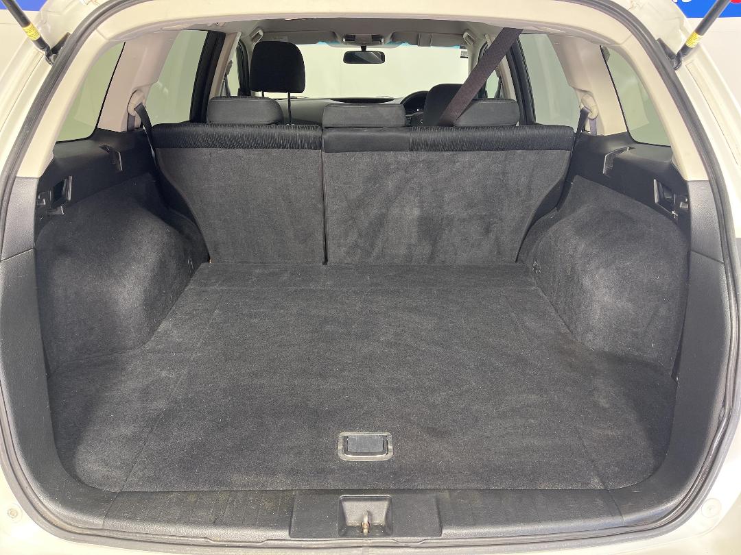 Photo '12' of Subaru Outback I