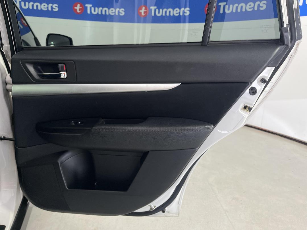 Photo '17' of Subaru Outback I