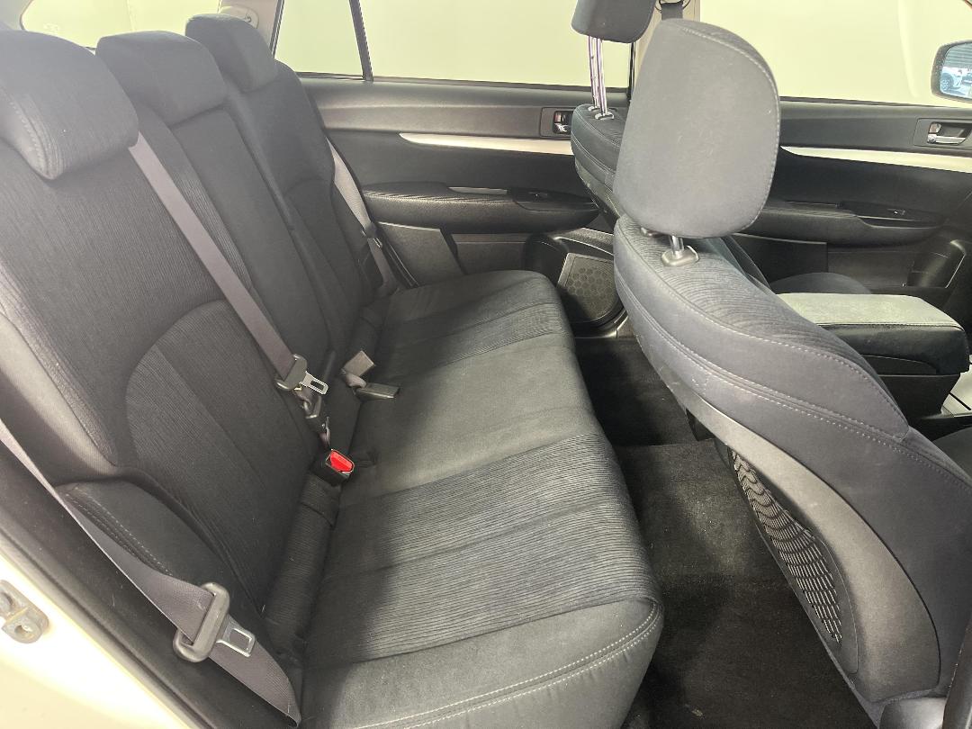 Photo '18' of Subaru Outback I