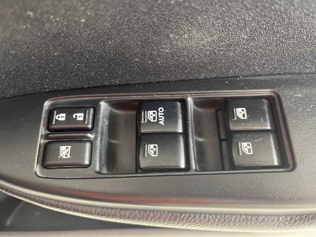 Photo '23' of Subaru Outback I