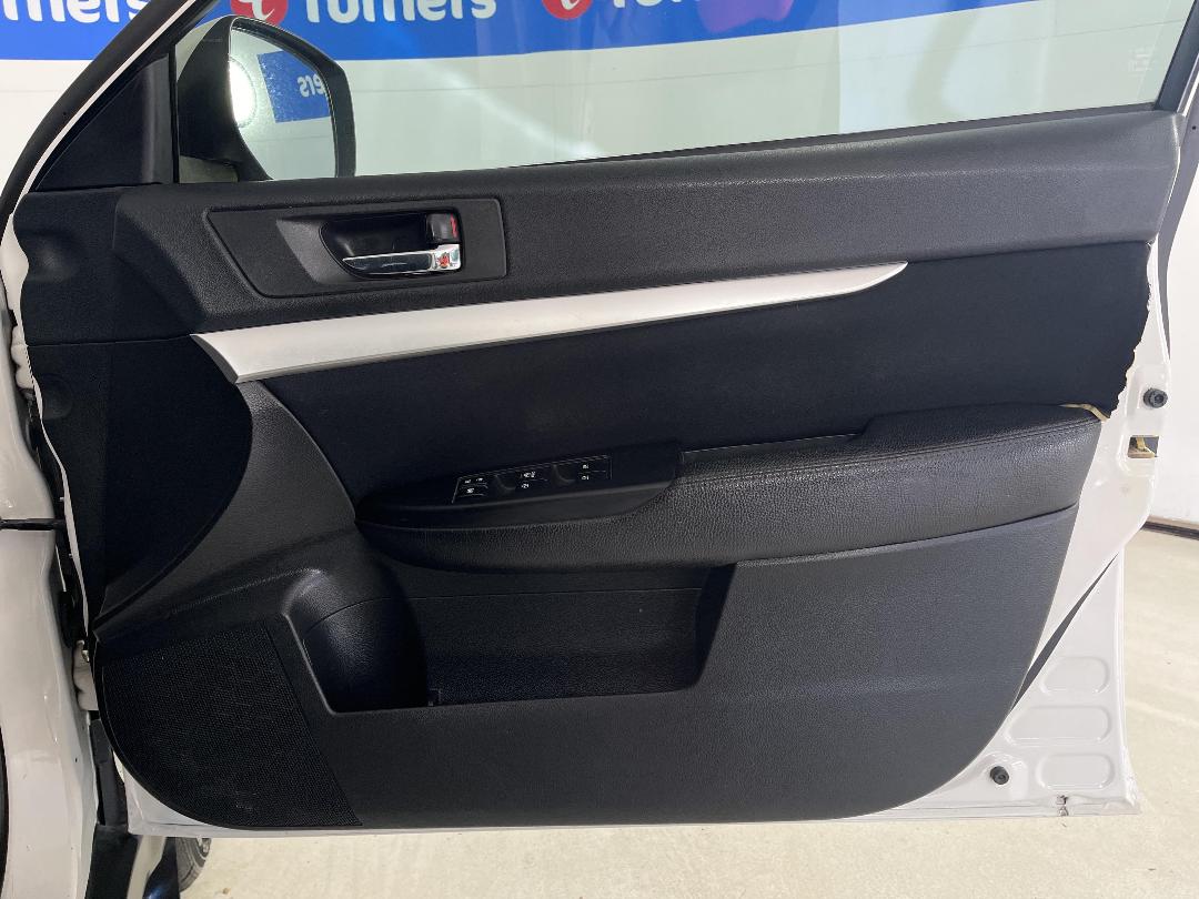 Photo '13' of Subaru Outback I