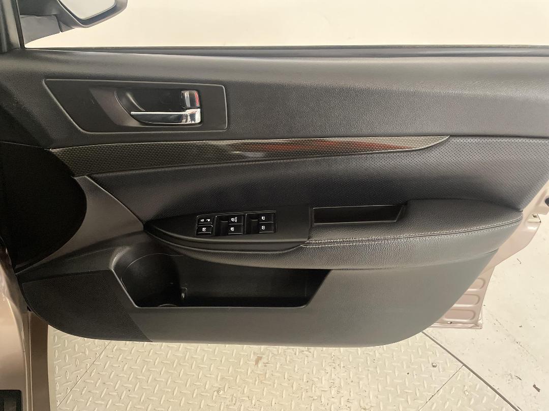 Photo '15' of Subaru Outback