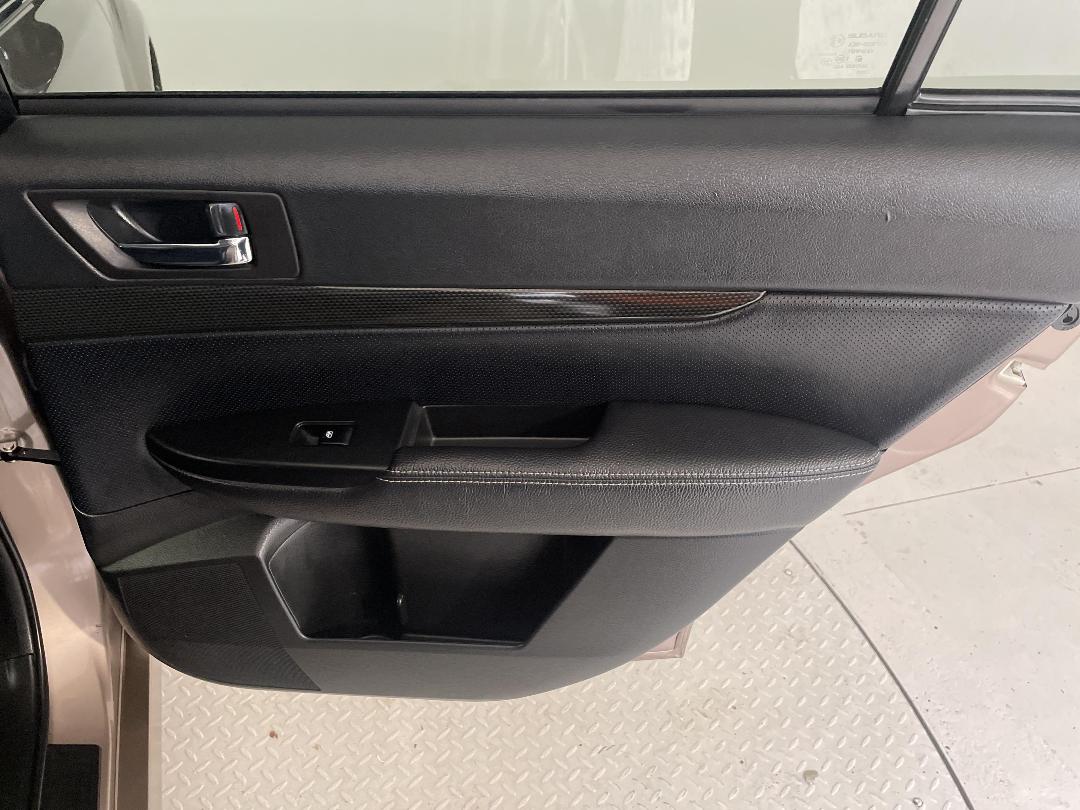 Photo '19' of Subaru Outback