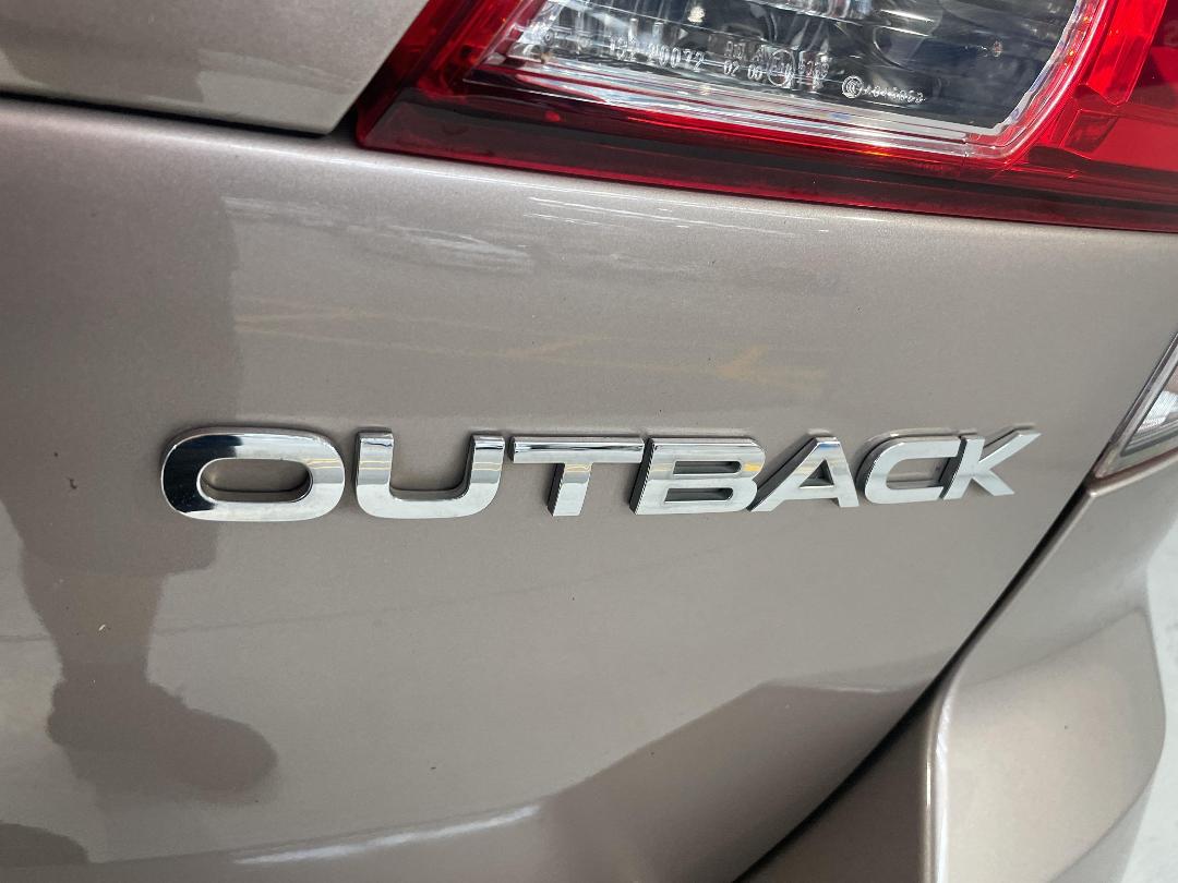 Photo '37' of Subaru Outback