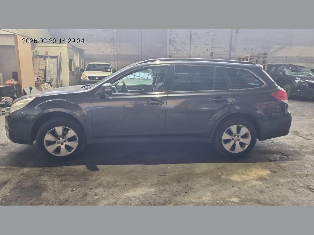 Photo '2' of Subaru Outback 25I