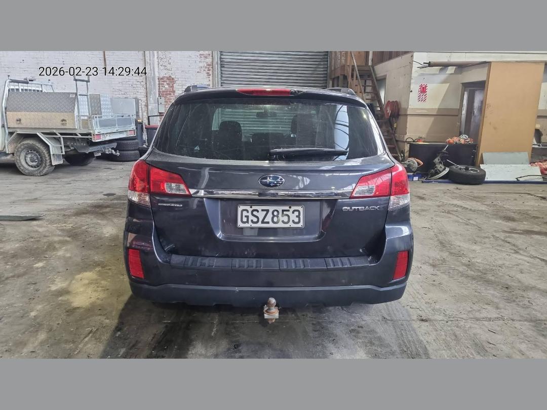 Photo '3' of Subaru Outback 25I