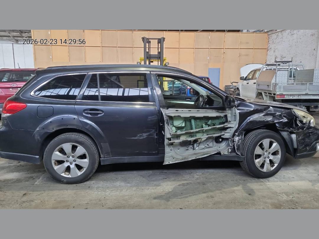 Photo '4' of Subaru Outback 25I