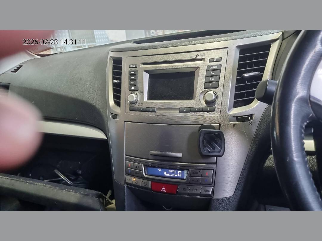 Photo '8' of Subaru Outback 25I