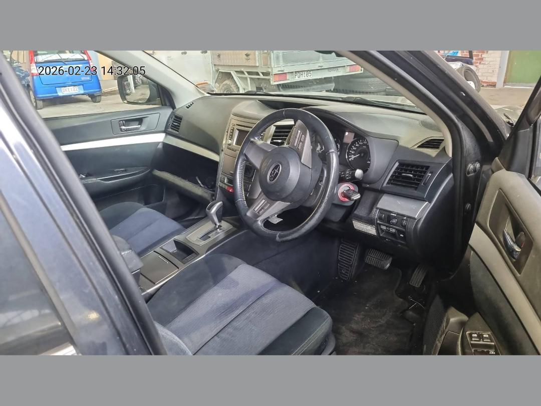 Photo '9' of Subaru Outback 25I