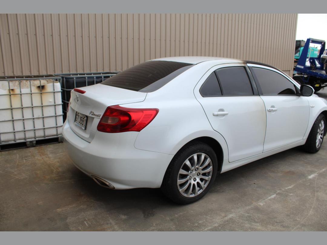 Photo '2' of Suzuki Kizashi Glxc