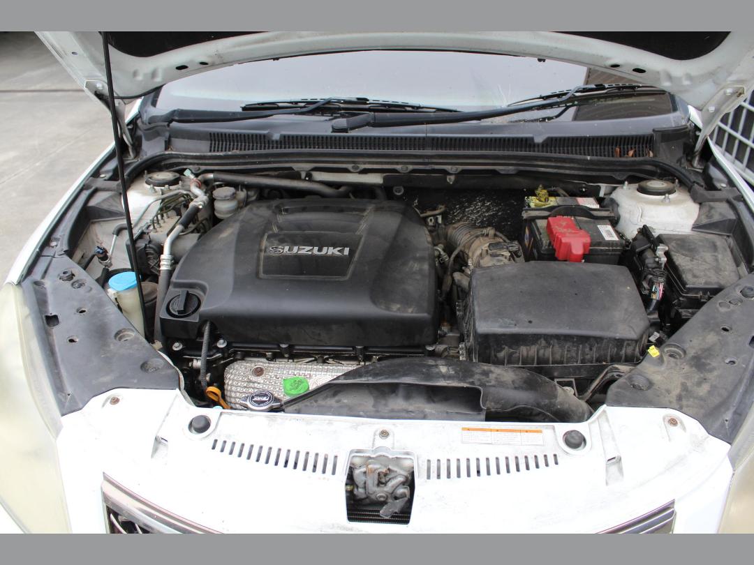 Photo '8' of Suzuki Kizashi Glxc