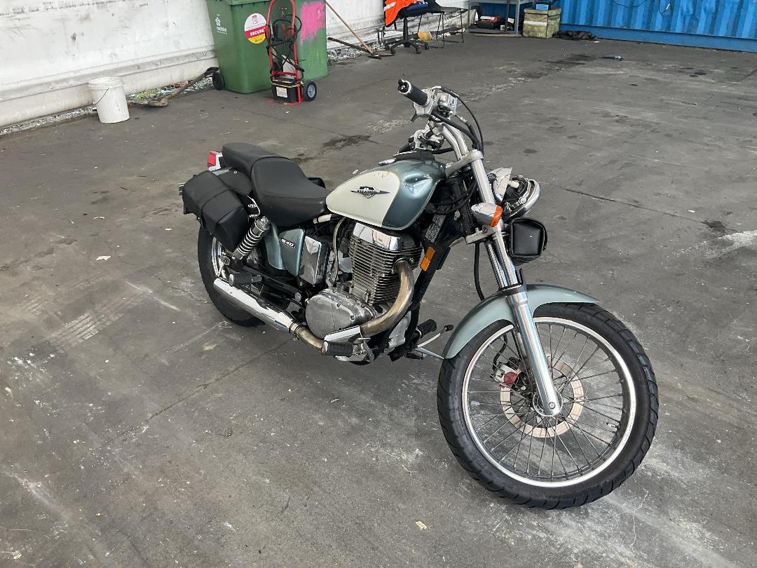 Photo '3' of Suzuki LS650 Boulevard S40 Photo '3' of Suzuki LS650 Boulevard S40