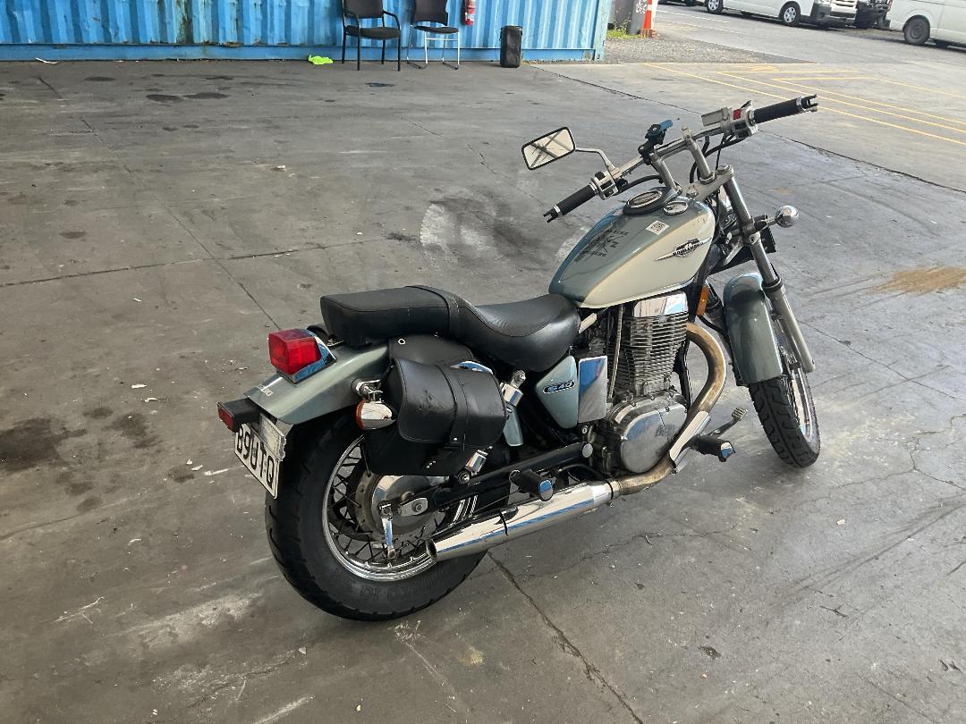 Photo '7' of Suzuki LS650 Boulevard S40 Photo '7' of Suzuki LS650 Boulevard S40