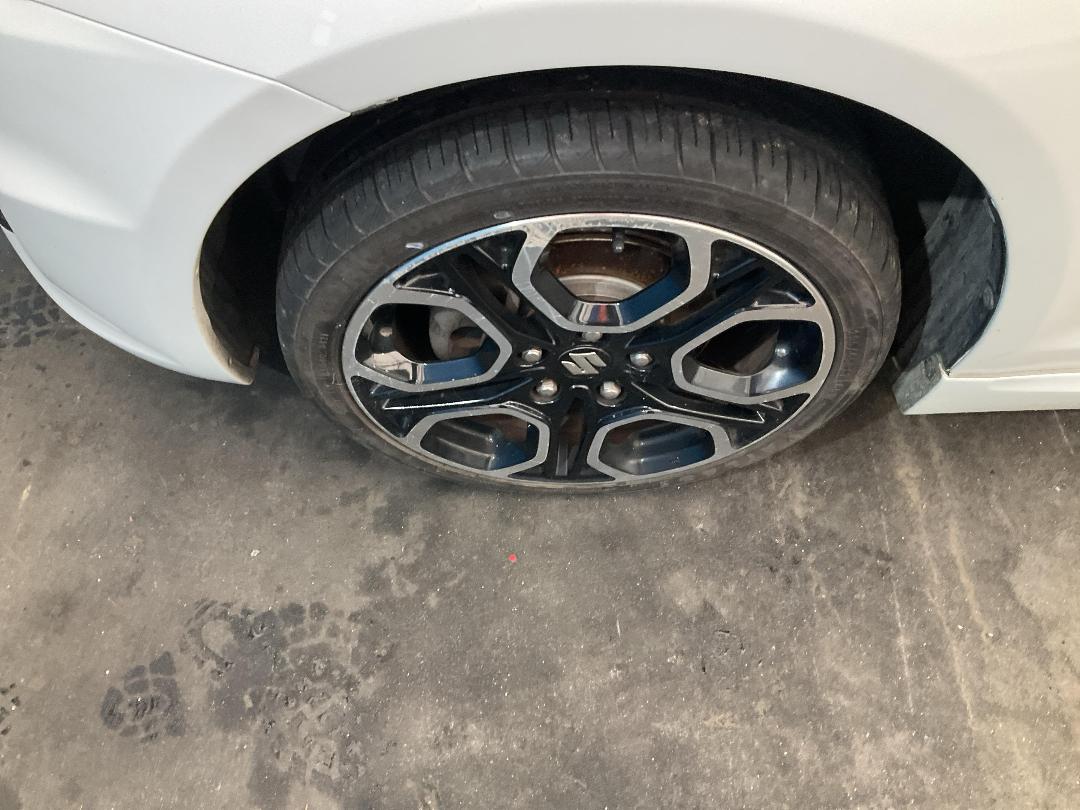 Photo '29' of Suzuki Swift