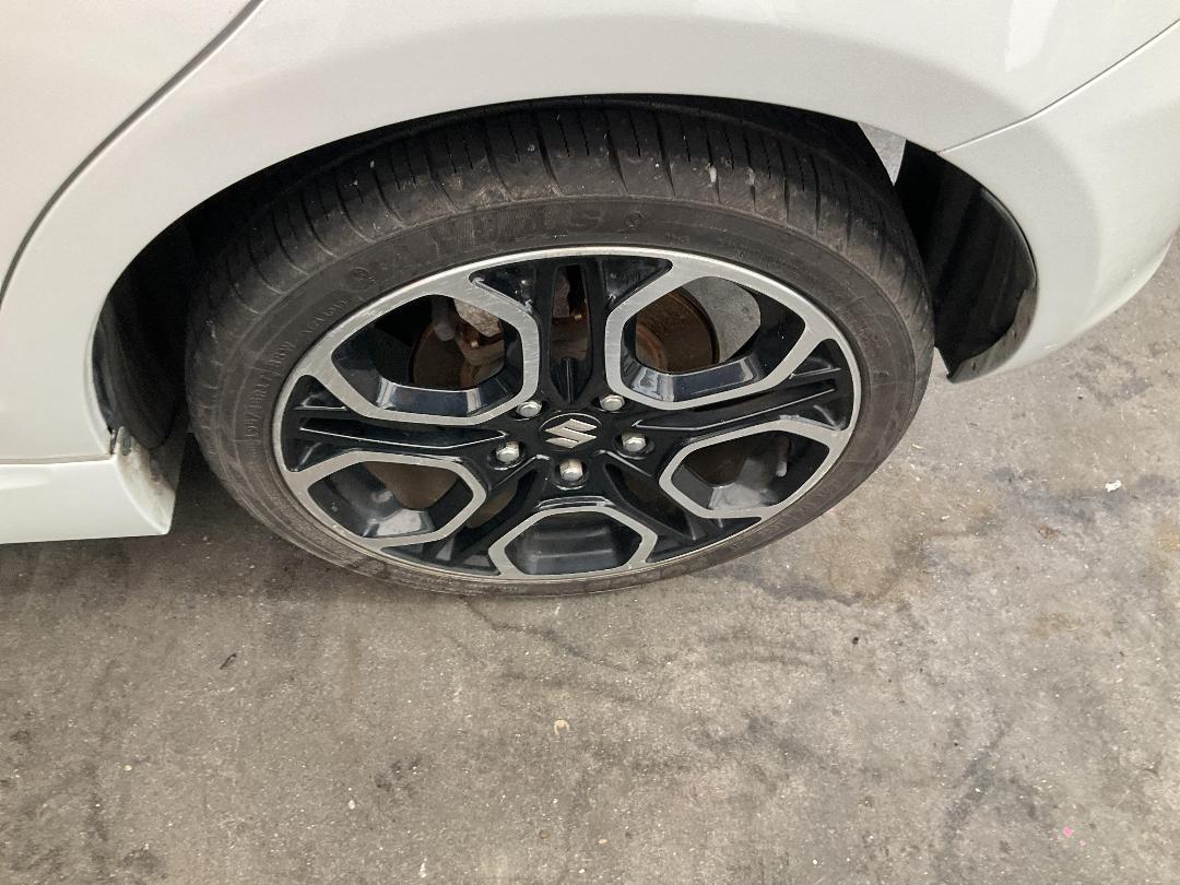 Photo '30' of Suzuki Swift