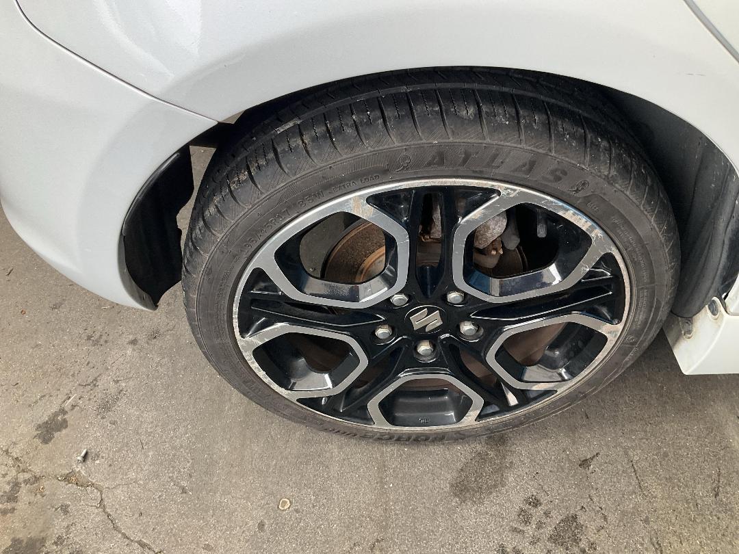 Photo '27' of Suzuki Swift