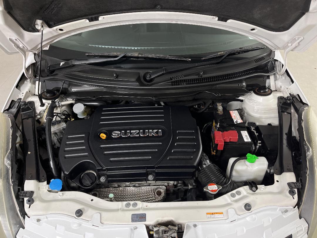 Photo '13' of Suzuki Swift