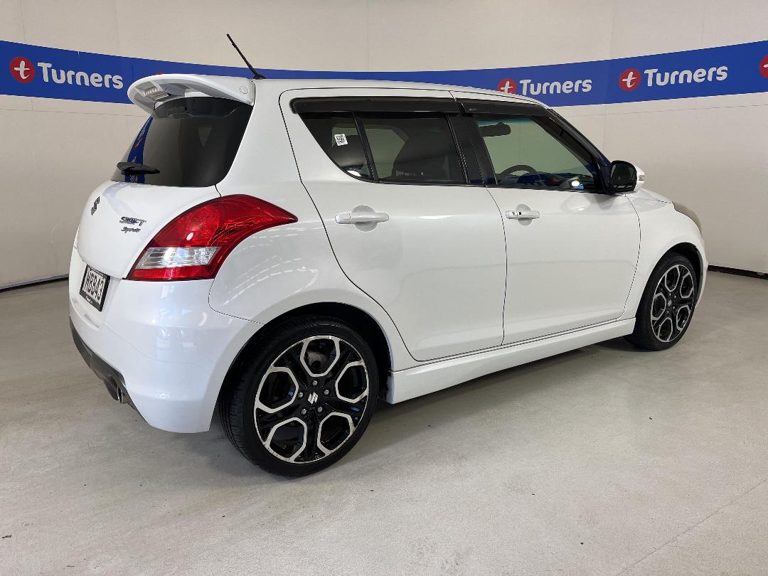 Photo '7' of Suzuki Swift