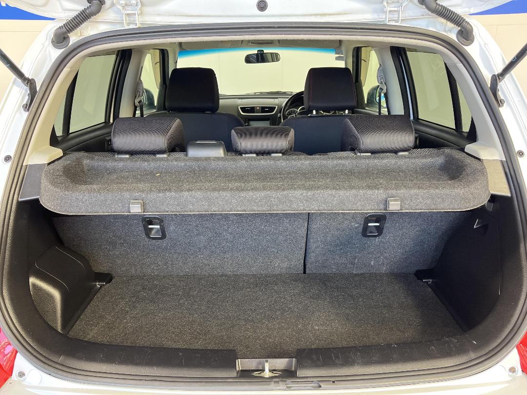 Photo '14' of Suzuki Swift