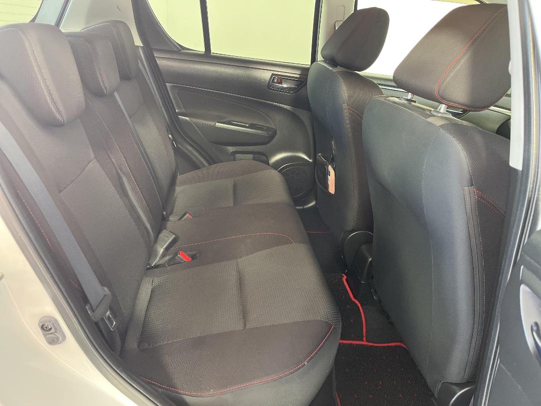 Photo '20' of Suzuki Swift