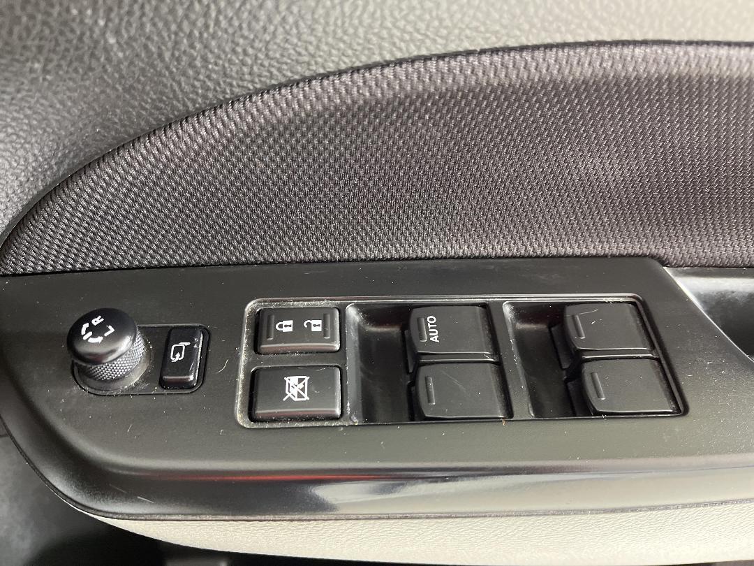 Photo '34' of Suzuki Swift