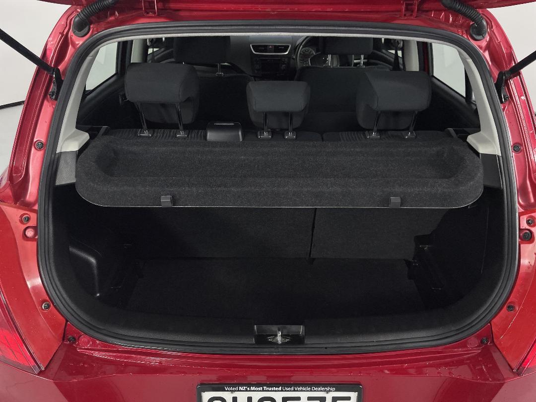 Photo '14' of Suzuki Swift