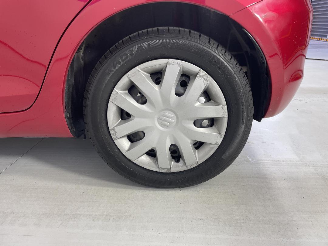 Photo '11' of Suzuki Swift