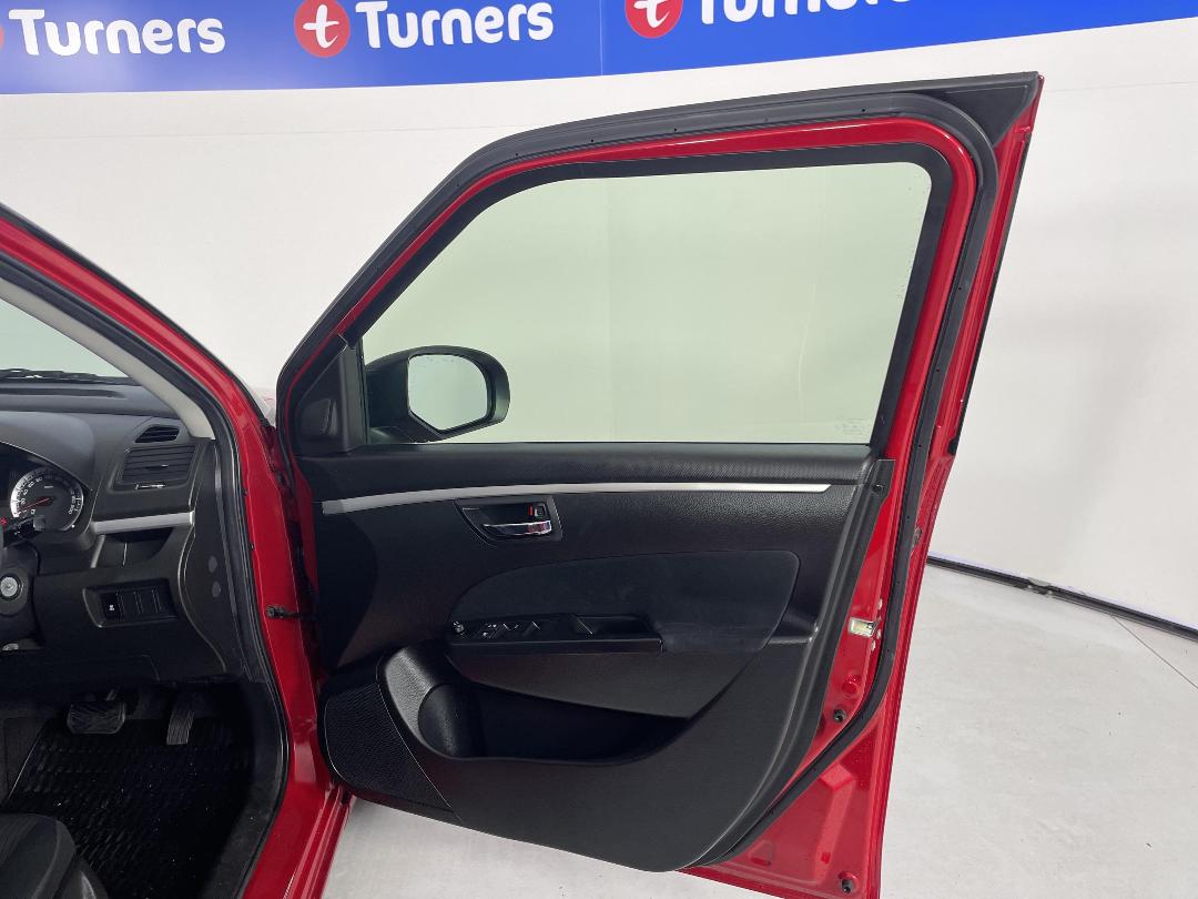 Photo '15' of Suzuki Swift