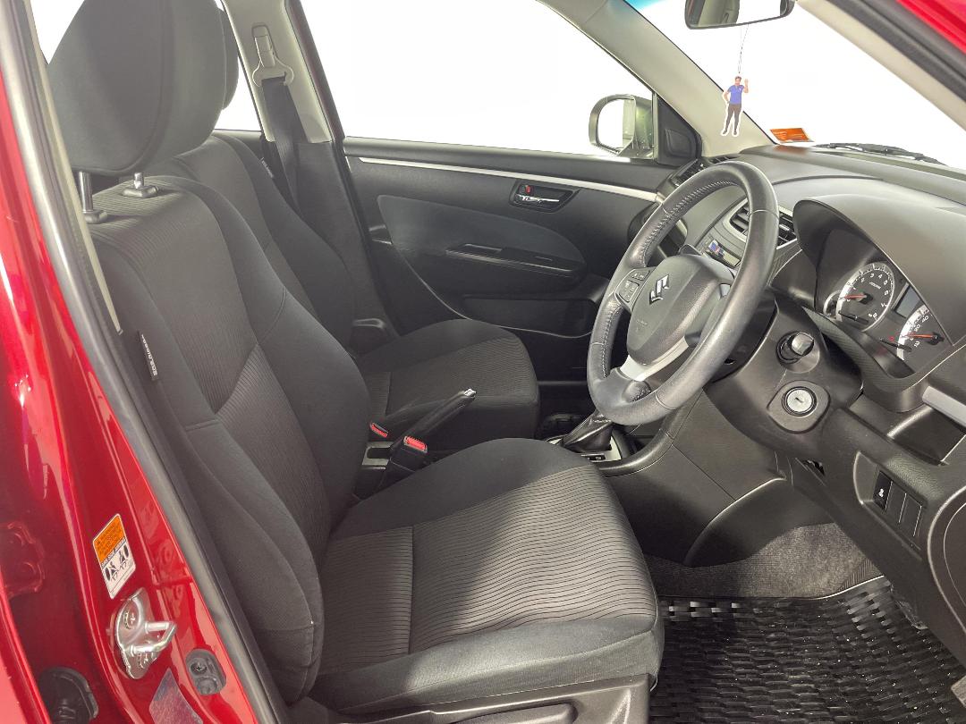 Photo '16' of Suzuki Swift