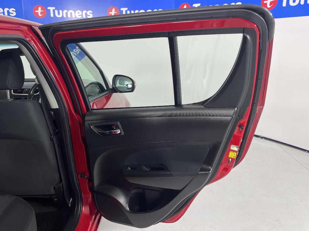 Photo '19' of Suzuki Swift