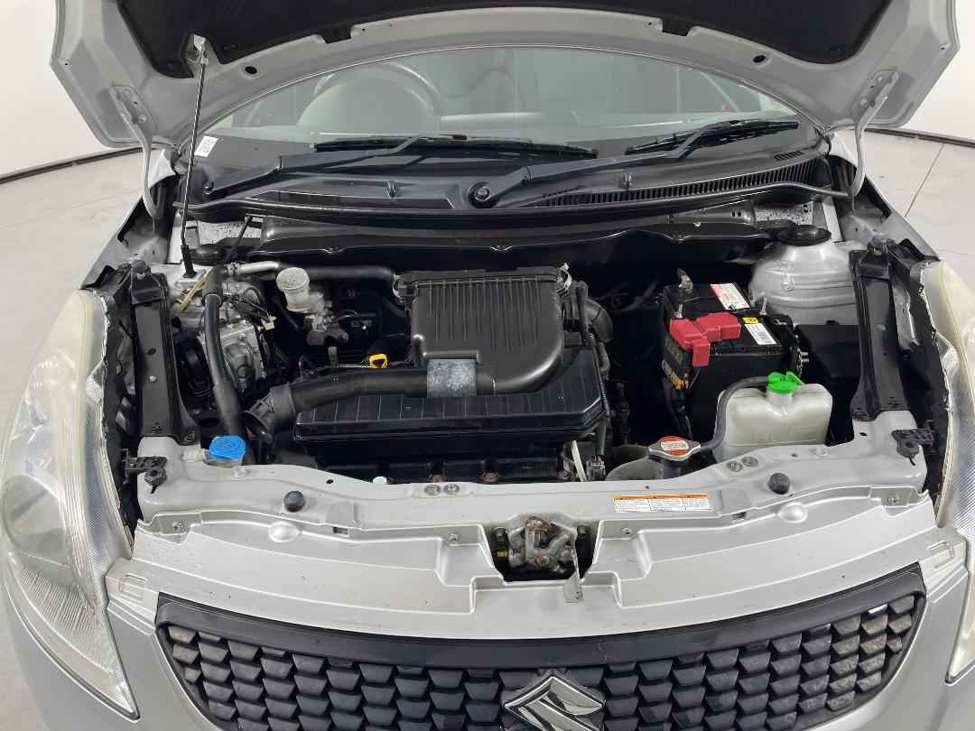 Photo '13' of Suzuki Swift