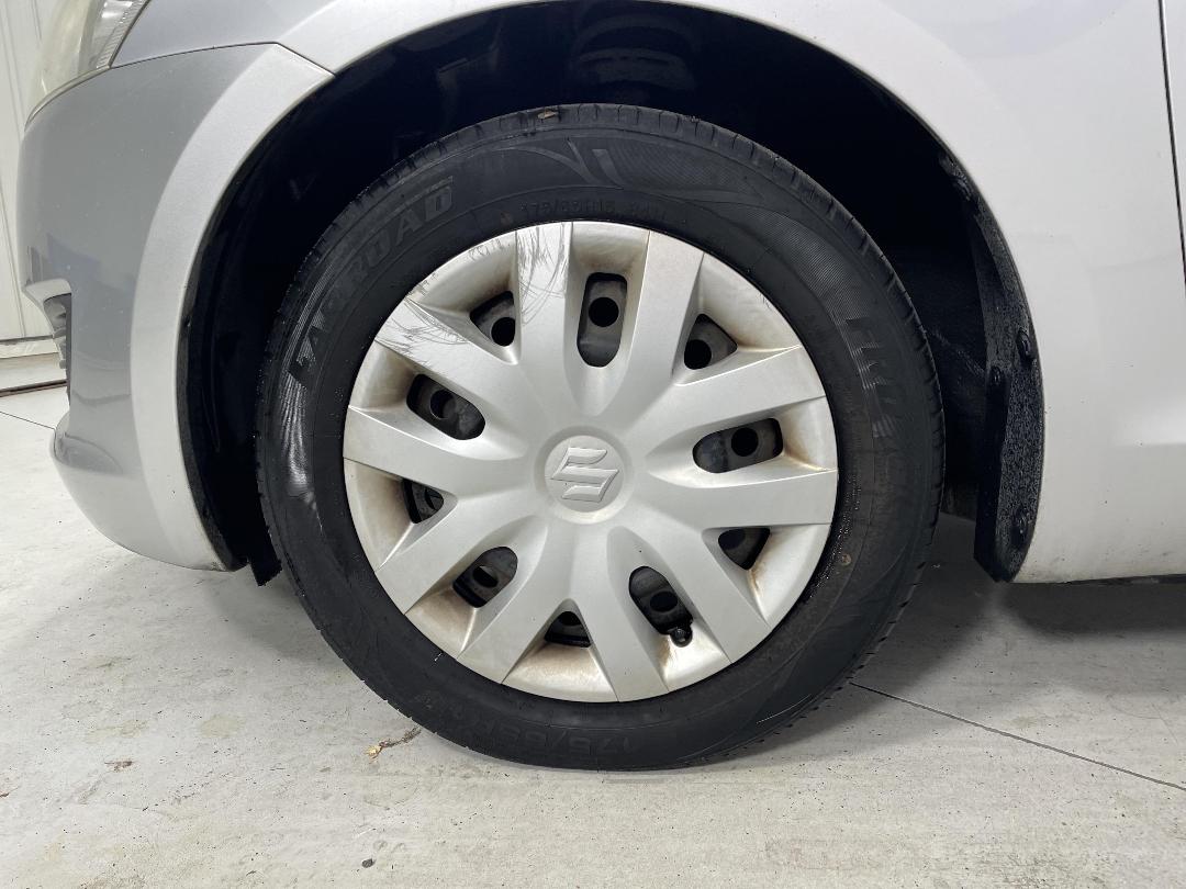 Photo '10' of Suzuki Swift