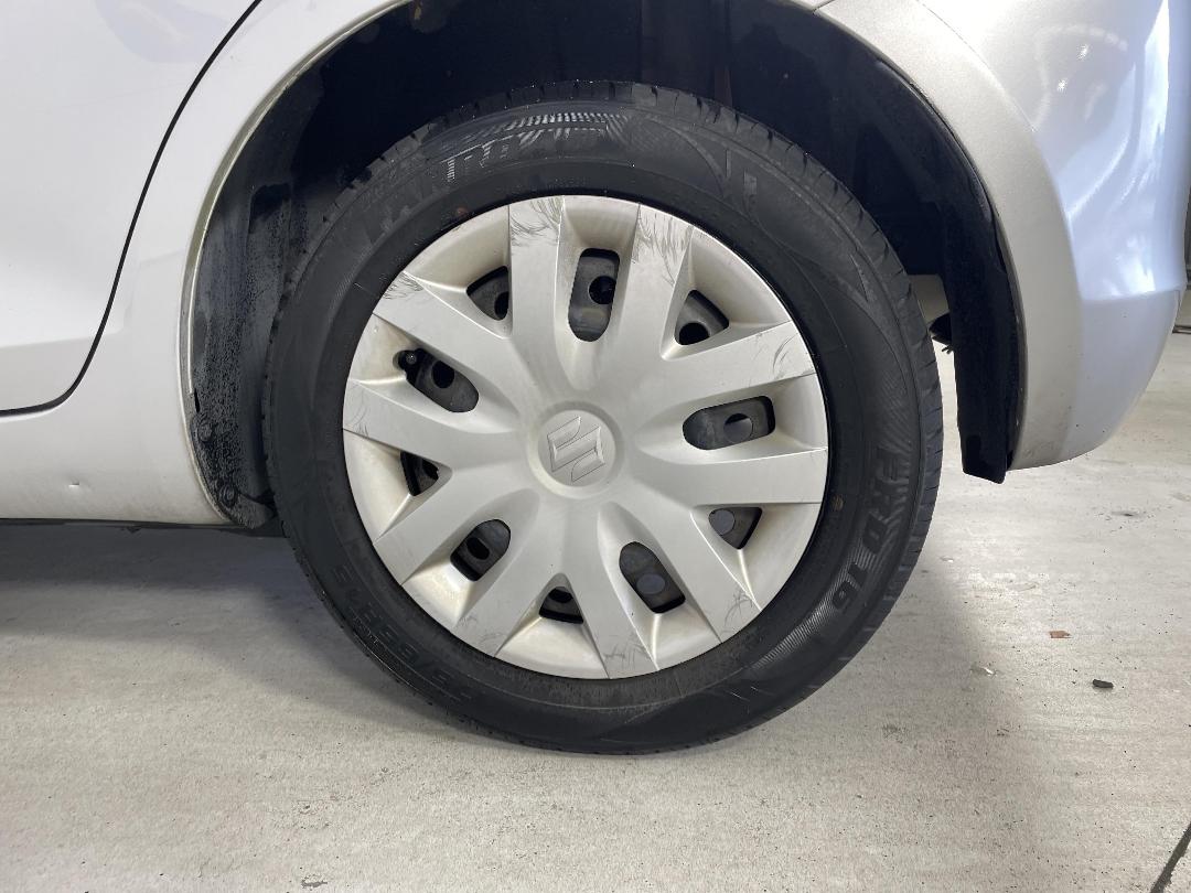 Photo '11' of Suzuki Swift