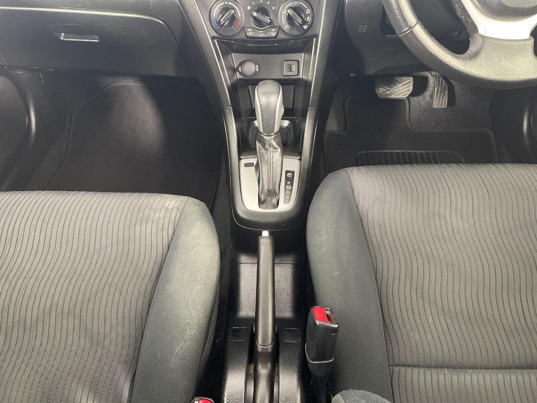 Photo '18' of Suzuki Swift