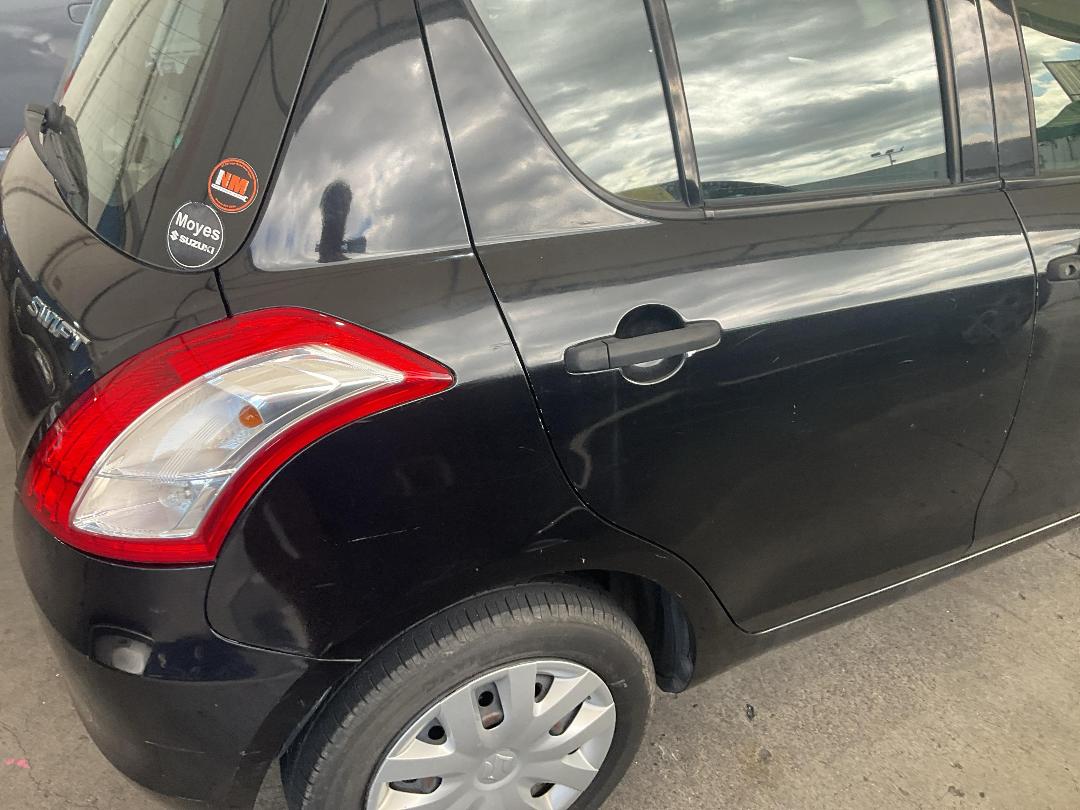 Photo '14' of Suzuki Swift GL