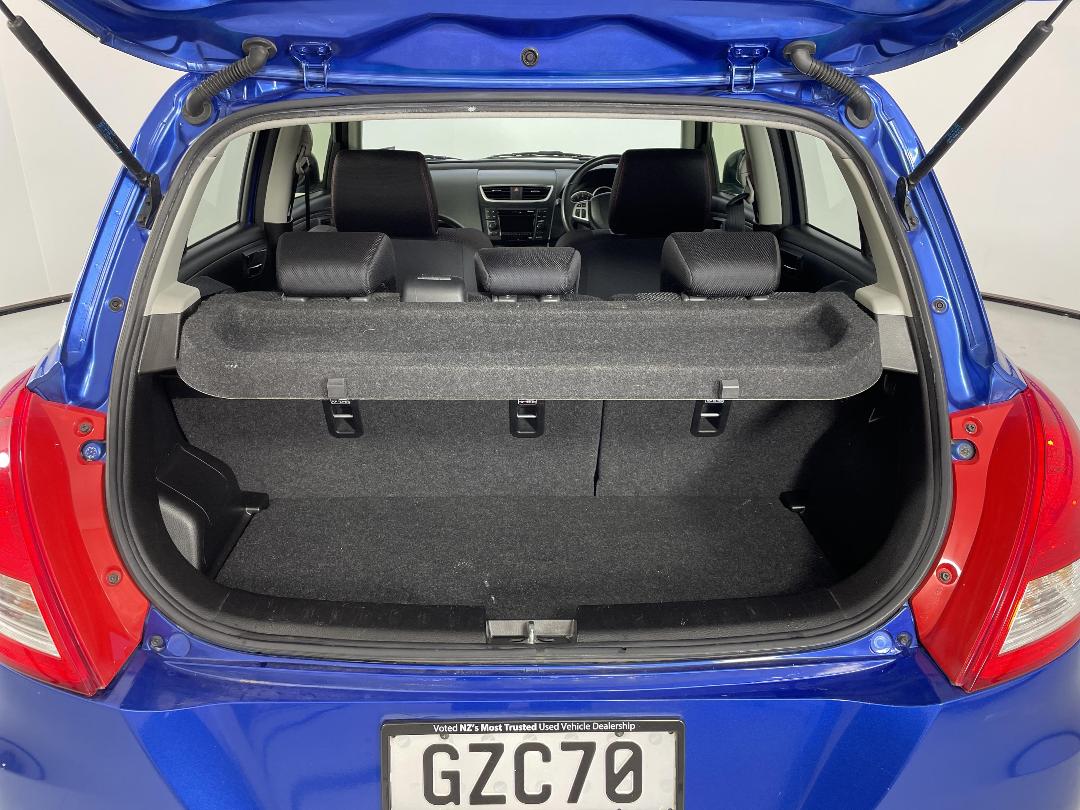 Photo '14' of Suzuki Swift