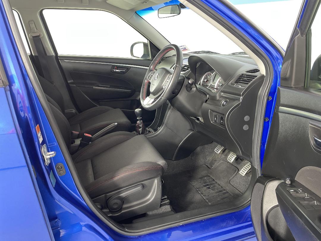 Photo '16' of Suzuki Swift