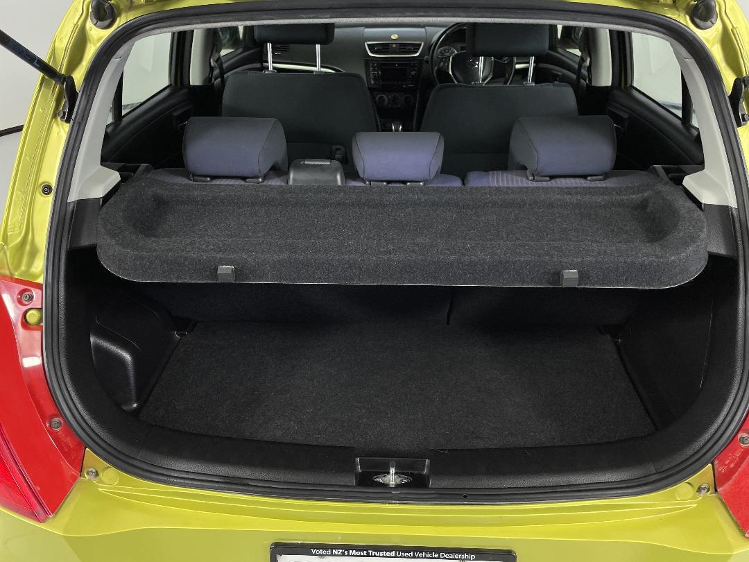 Photo '14' of Suzuki Swift Photo '14' of Suzuki Swift