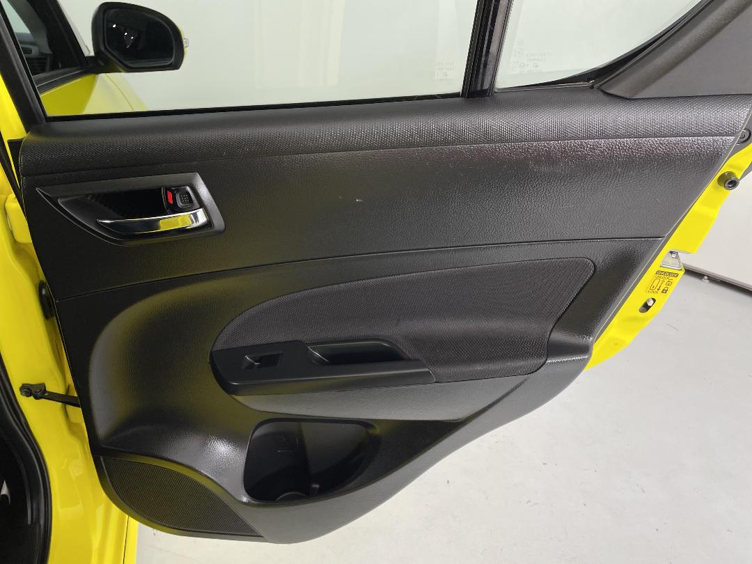 Photo '19' of Suzuki Swift