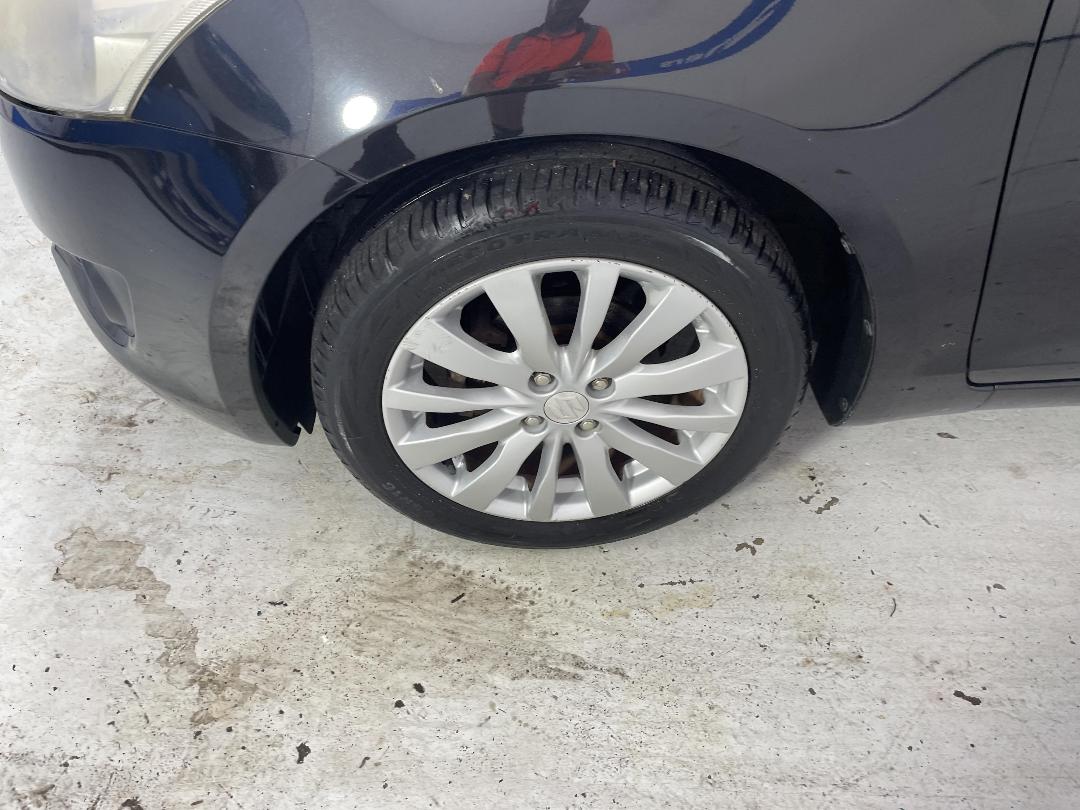 Photo '10' of Suzuki Swift