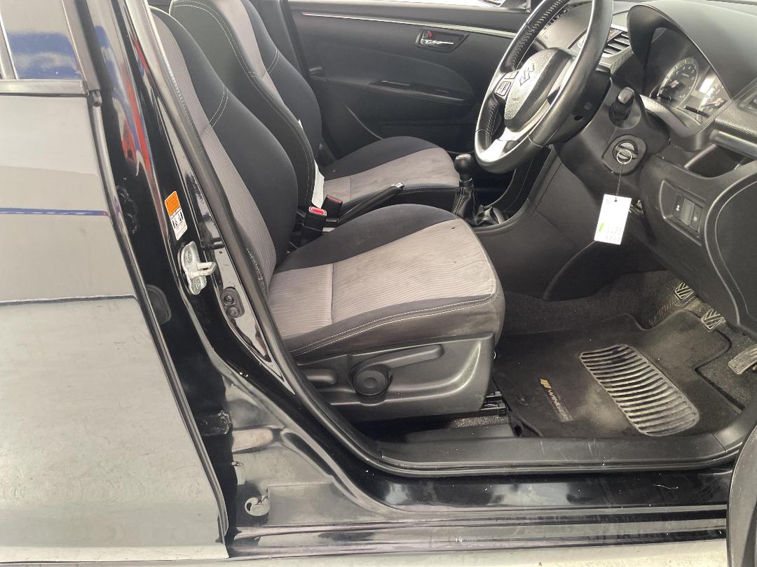 Photo '16' of Suzuki Swift