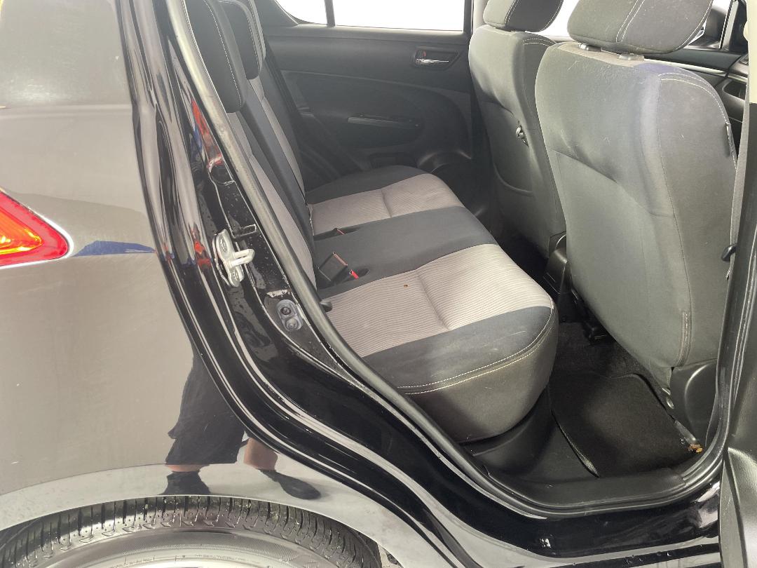 Photo '20' of Suzuki Swift