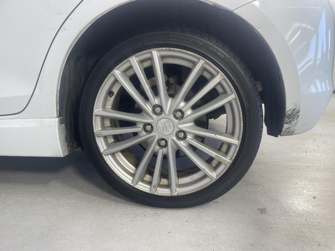 Photo '11' of Suzuki Swift