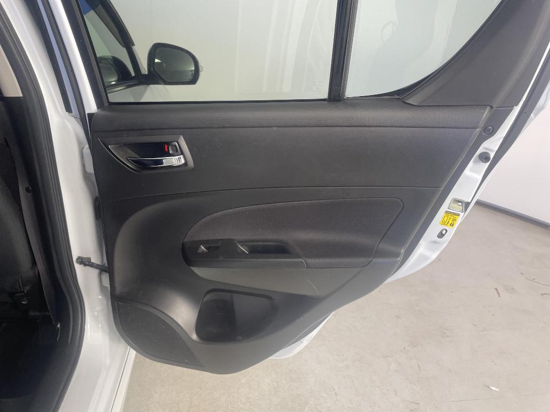 Photo '19' of Suzuki Swift