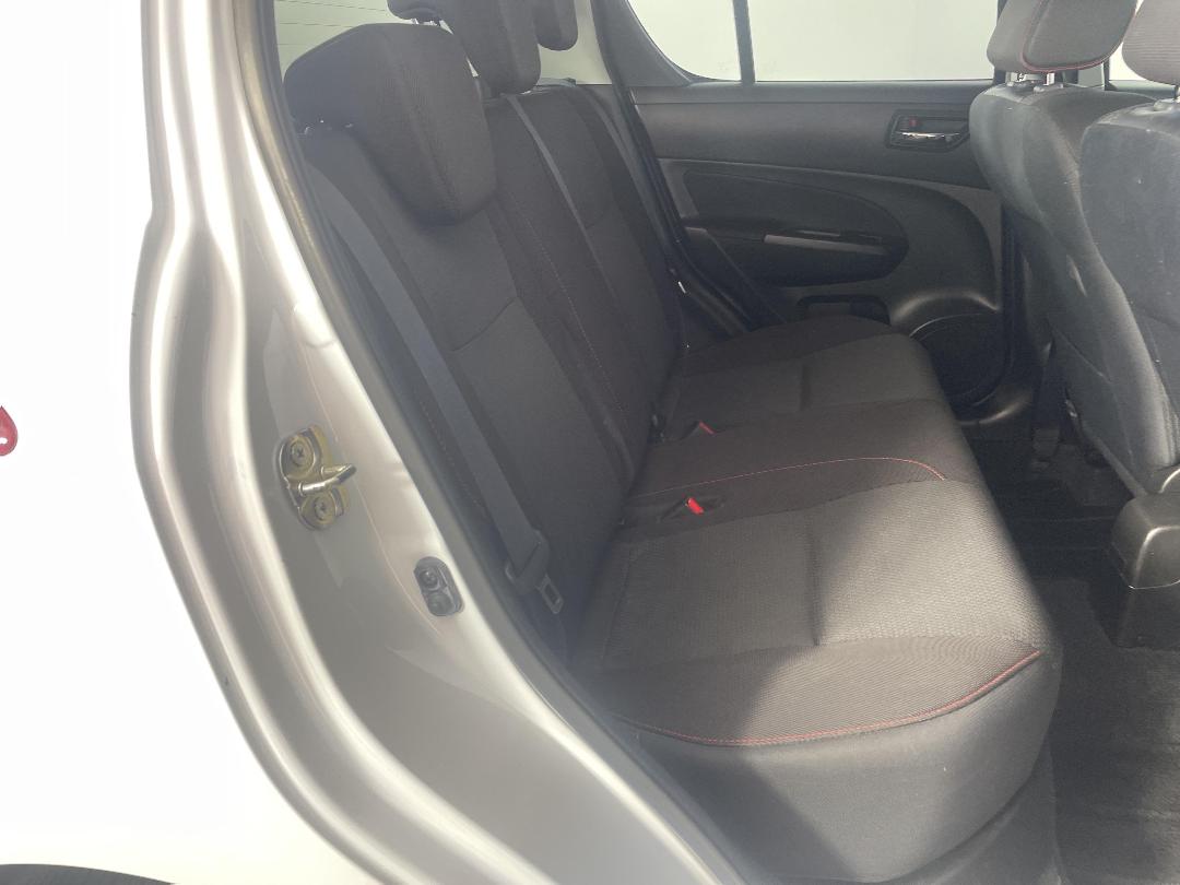 Photo '20' of Suzuki Swift