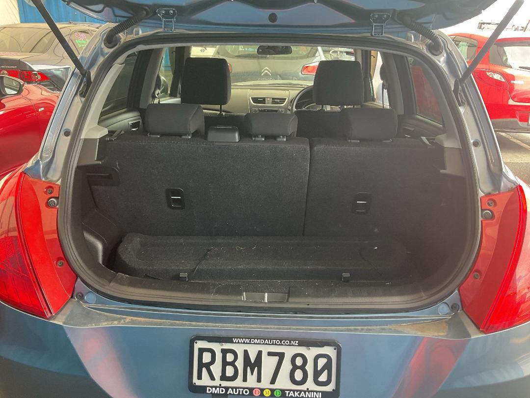 Photo '15' of Suzuki Swift