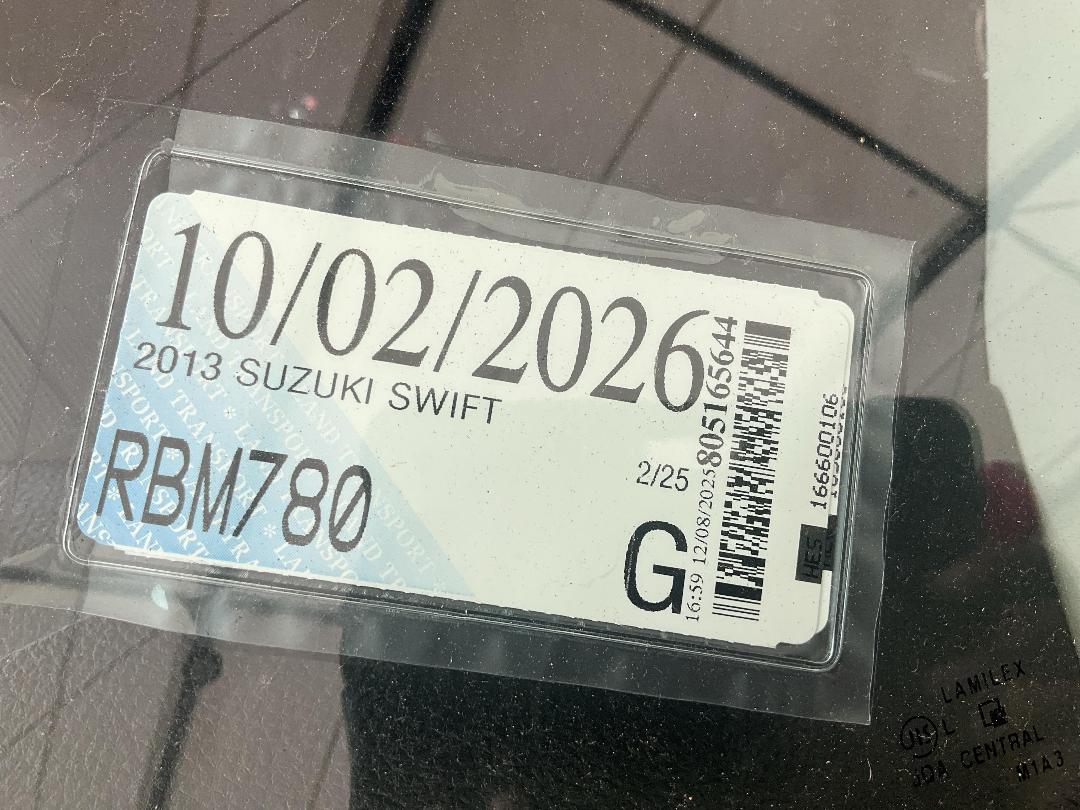 Photo '33' of Suzuki Swift