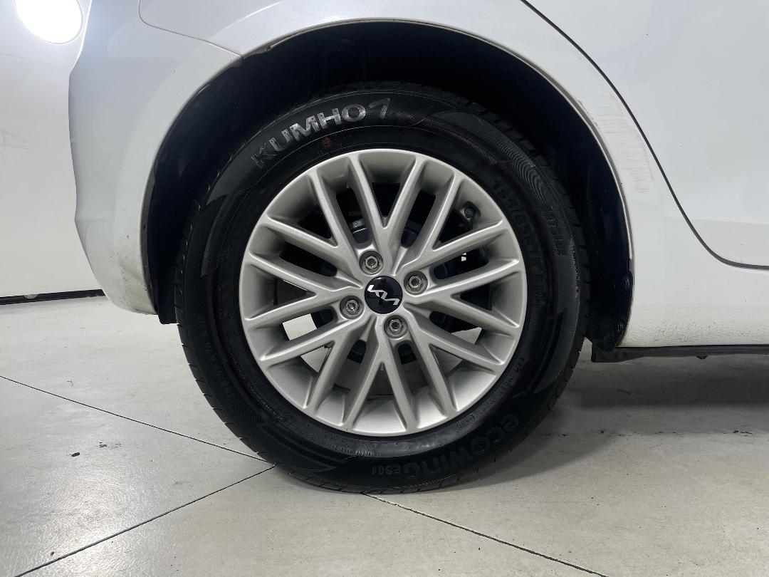 Photo '12' of Suzuki Swift